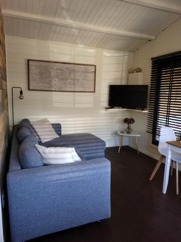 設施, Rustig gelegen chalet Solvo met terras aan het water in 赫爾