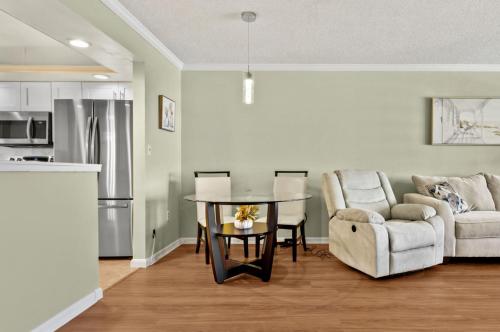 Sea Towers 704 1BD 1.5BA in Bay Pines, USA