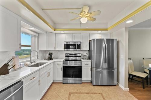 Sea Towers 704 1BD 1.5BA in Bay Pines, USA