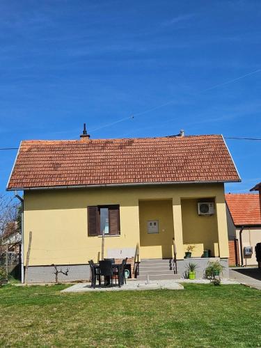 Viesnīcas āriene, Studio apartman Dora in Iloka