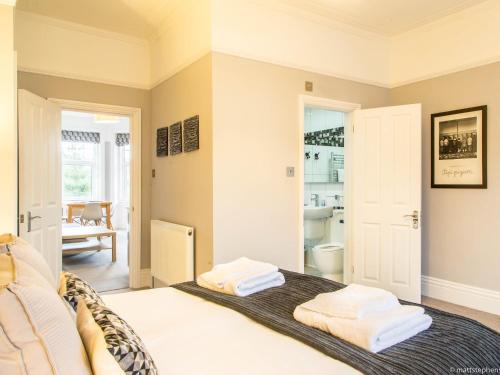 Alum Chine Beach House - image 8