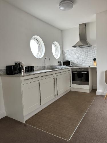 Alum Chine Beach House - image 5