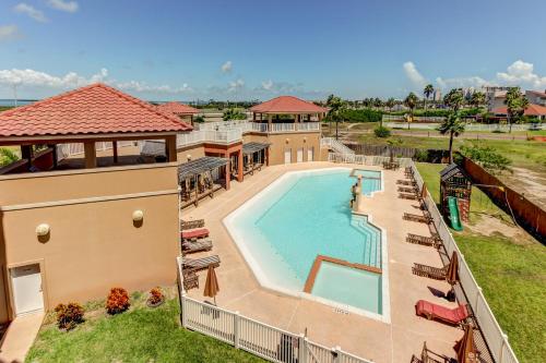 La Isla Condominiums #F304