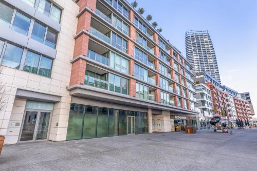 Escape riverfront 2 bedroom with balcony, Bratislava (fotografie 7)