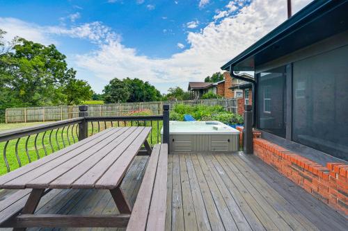 . Waterfront Kansas Home with Private Fire Pit!