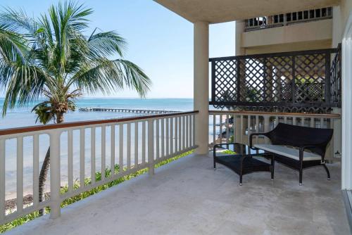 Residences at Barrier Reef 10-1B Oceanfront 2 BR by Stay Floreo, San Pedro (fotografie 10)