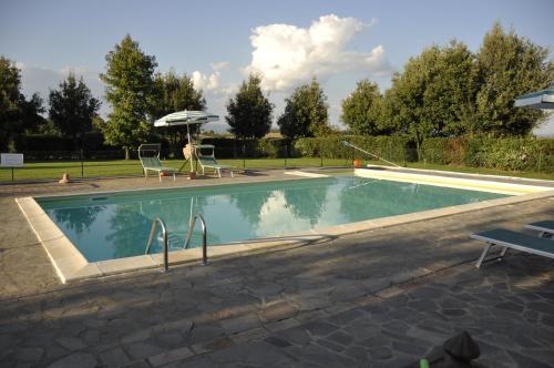 Peldbaseins, Agriturismo Buriano in Lubriano