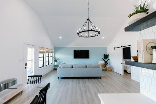 Amazing 2 BR Near Round Top - Sleeps 6 in Greenvine, USA
