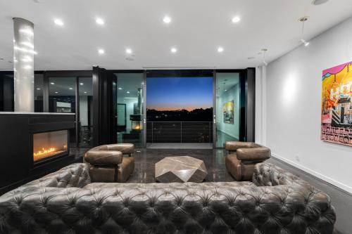 Architectural Masterpiece With Panoramic Views in Los Angeles, USA