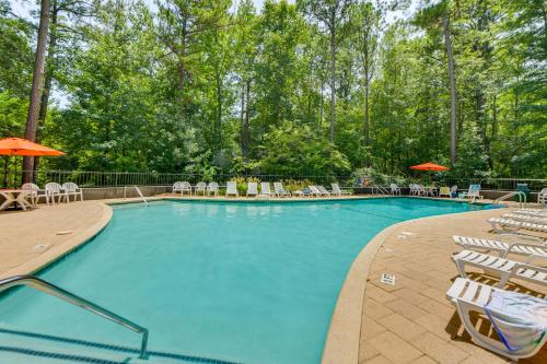 Lakefront Dadeville Villa with Deck and Private Dock! in Dadeville, USA