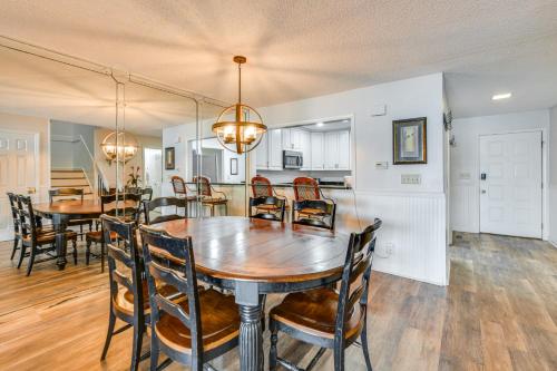 Lakefront Dadeville Villa with Deck and Private Dock! in Dadeville, USA