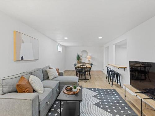 Newly Renovated Basement Apt in Colorado Springs, USA