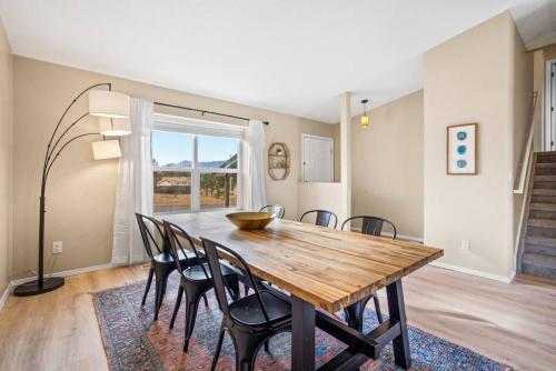 Seadmed, Beautiful Mountain Views Close to Hiking Trails in Woodmoor (CO)