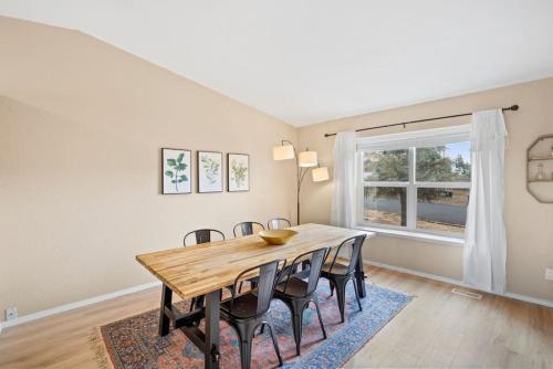 Seadmed, Beautiful Mountain Views Close to Hiking Trails in Woodmoor (CO)
