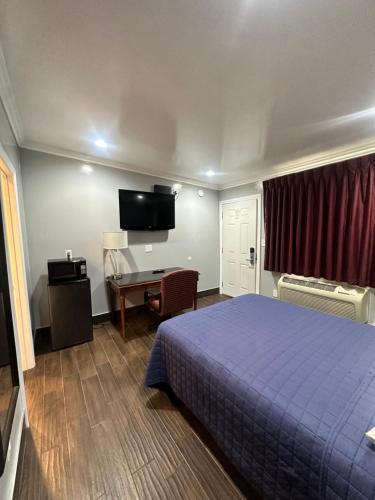 Travelers INN – West Sacramento, CA