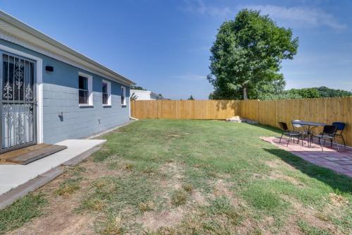 Convenient Glenarden Home - 3 Mi to FedEx Field! in Glenarden (MD)