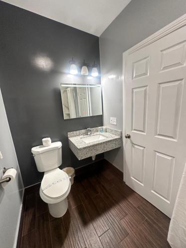 Travelers INN – West Sacramento, CA