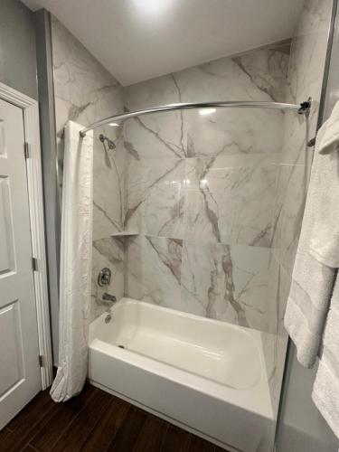 Travelers INN – West Sacramento, CA