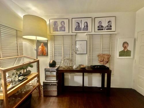 Designer 2 Bedroom Apt Beverly Hills-Rodeo Drive in Los Angeles, USA