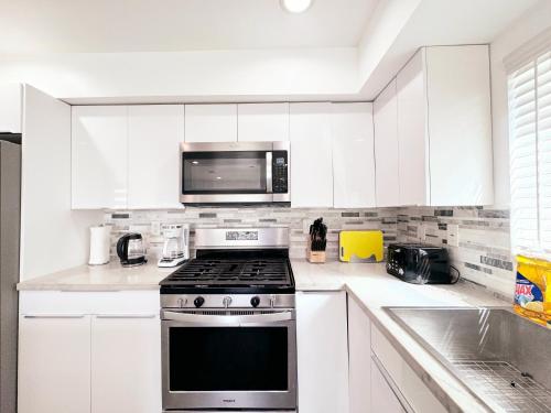 Cozy 3 BR Townhouse with Balcony, Los Angeles (fotografie 10)
