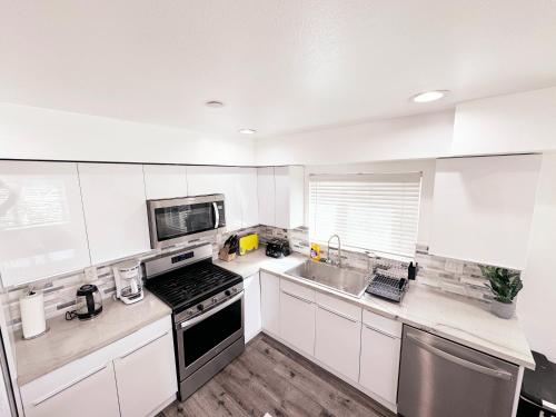 Cozy 3 BR Townhouse with Balcony, Los Angeles (fotografie 9)