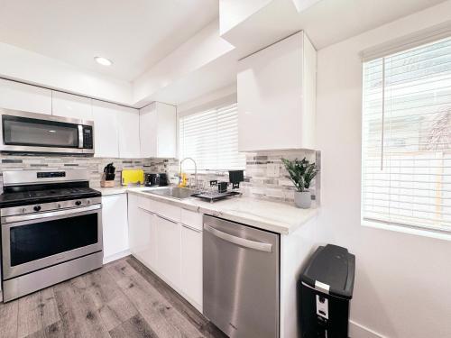 Cozy 3 BR Townhouse with Balcony, Los Angeles (fotografie 8)