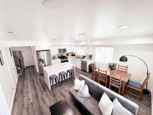 Cozy 3 BR Townhouse with Balcony, Los Angeles (fotografie 2)
