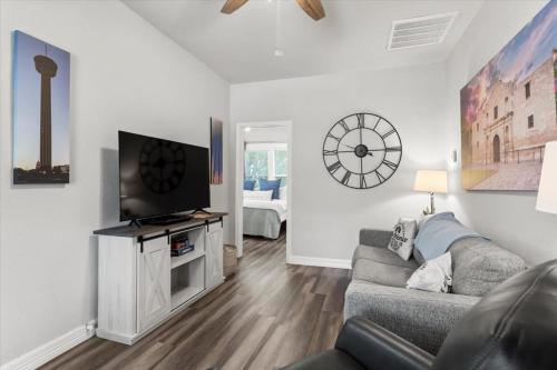 Cozy 1 Bed Home W Free Parking in San Antonio, USA