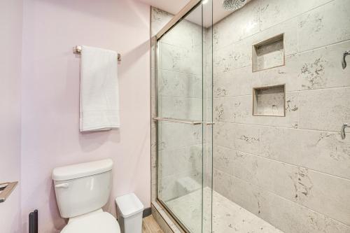 Charming Home about Half-Mi to Potholes State Park