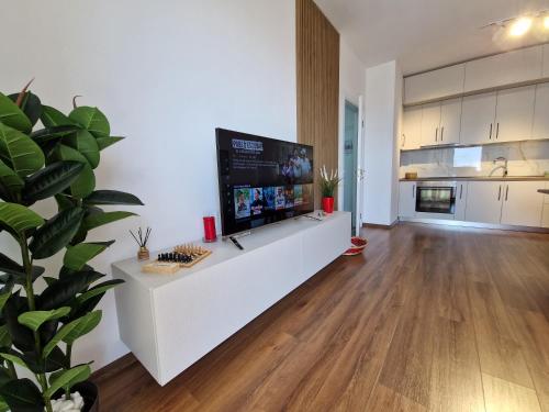 Red & White Palace Apartment, Tirana (fotografie 9)
