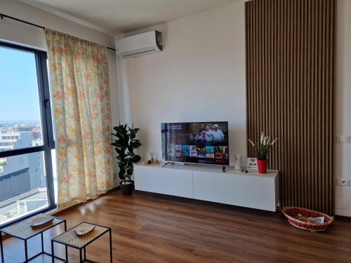 Red & White Palace Apartment, Tirana (fotografie 7)