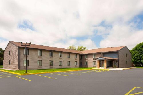 Super 8 by Wyndham Sun Prairie/Madison E in Sun Prairie, USA