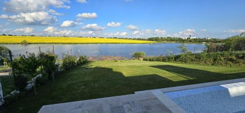 Kert, Casa de la Lac in Saftica