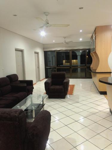 ideal airport rooms in นาดิ