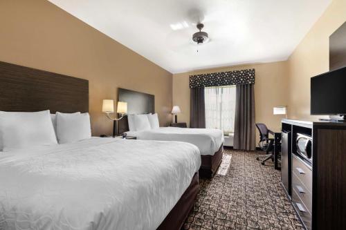 2 queen beds