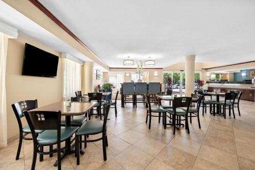 Best Western Intracoastal Inn - image 2