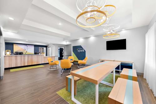 Hawthorn Suites by Wyndham Longview - image 11