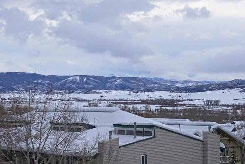 Hot Tub Loft with Balcony Great Views 2 Bedrooms 30 Plus Night Rentals Welcome - image 3