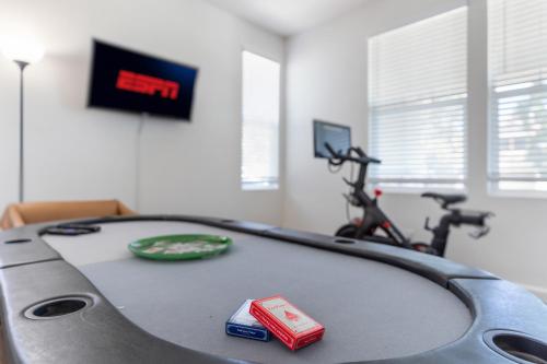 Modern and Spacious Home Modern and Spacious Home