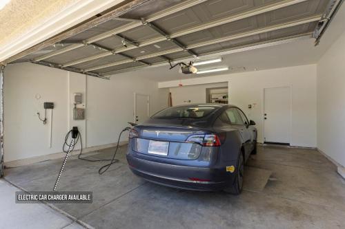 Modern and Spacious Home Modern and Spacious Home