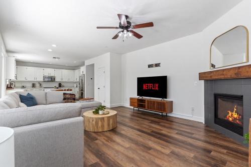 Modern and Spacious Home Modern and Spacious Home