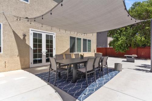 Létesítmények, Modern and Spacious Home in Linda (CA)