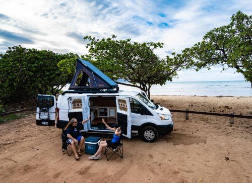 . CampCar Maui Jeeps SUVs Hybrid Camper van Rentals with equipment and Travel Advice