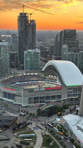 DOWNTOWN, LUXURY CONDO, CN TOWER, ROGERS CENTER, SCOCIA ARENA, UNOBSTRUCTED VIEW, Toronto (foto 3)