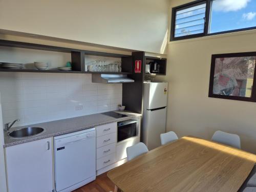 2 bedrooms, 3 beds