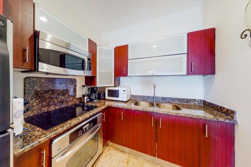 Residences El Faro, Surf 305 in Playa del Carmen, Mexico