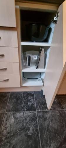 Tur og sentrumsnær sokkel-leilighet in Опдал