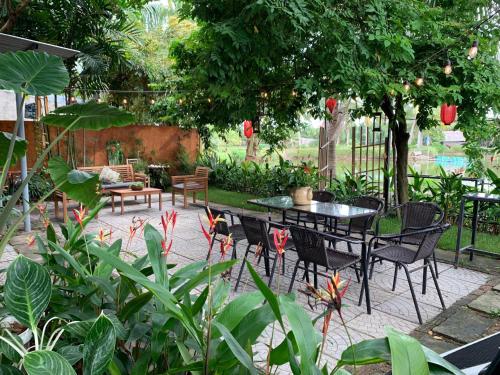 Laoxao Lakeview Homestay - 정원
