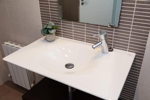 Reial by Unik Vacation, Tarragona (photo 7)
