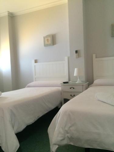 Hostal Acemar Room Type - Basic Triple Room